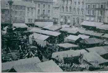 Market square around 1900 showing fountain and stallholders' horse-drawn vehicles
